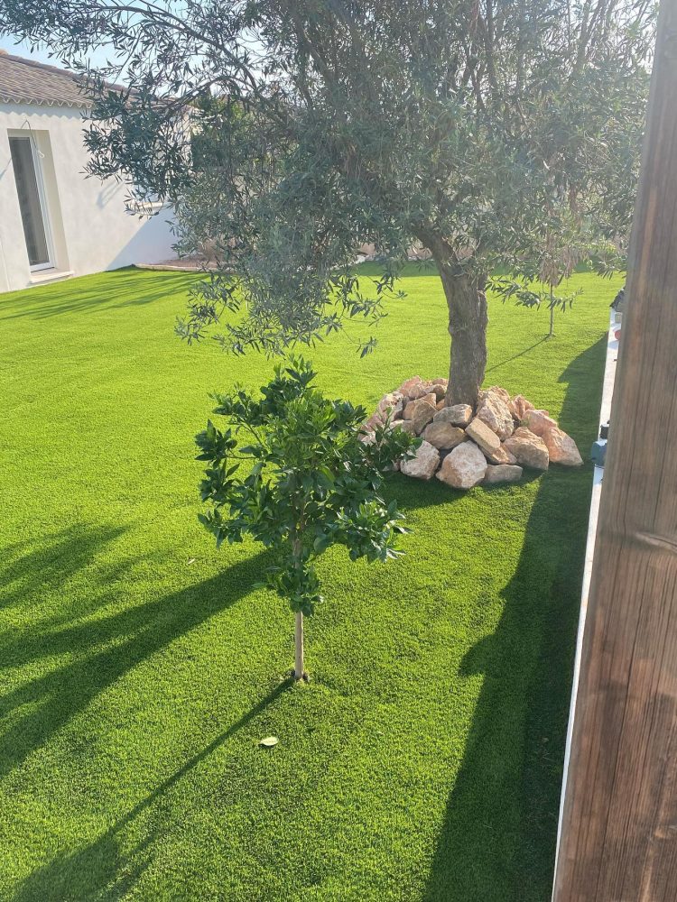 Pose de pelouse synthétique à Canet